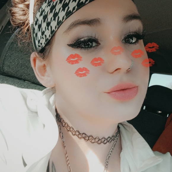 Meet your Posher, Alanajean - Picture 2 of 5